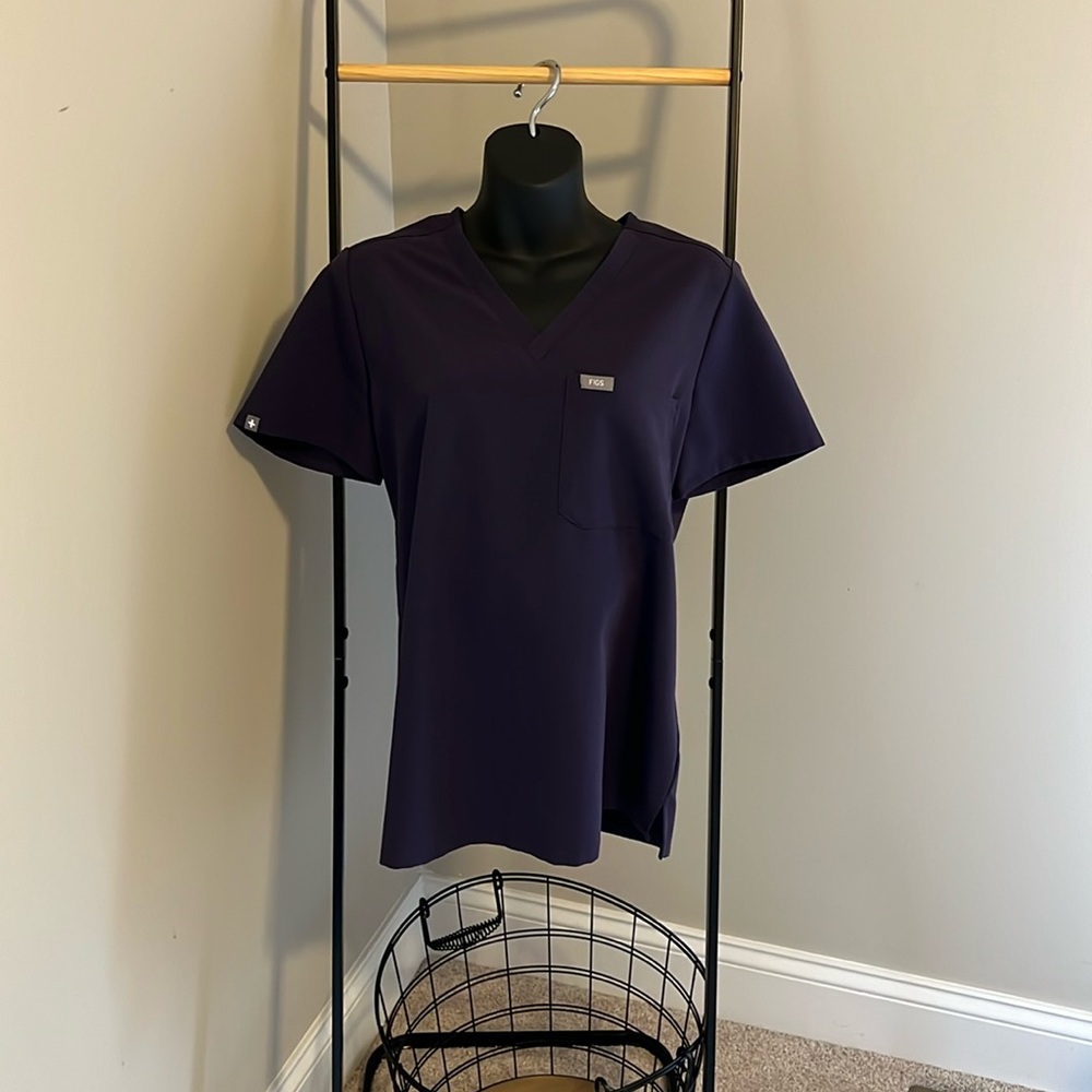 FIGS scrub top